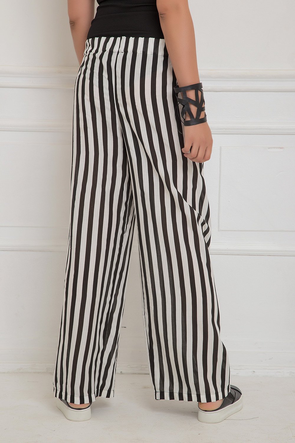 womens striped pants black and white